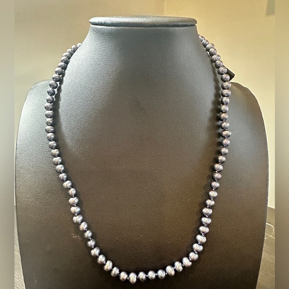 SALE! NWT Honora Collection black‎ pearl necklace with silver tone clasp!